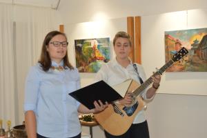 V Galeriji Štekl razstavljal slikar, fotograf in humanitarec Birman Shrestha 1